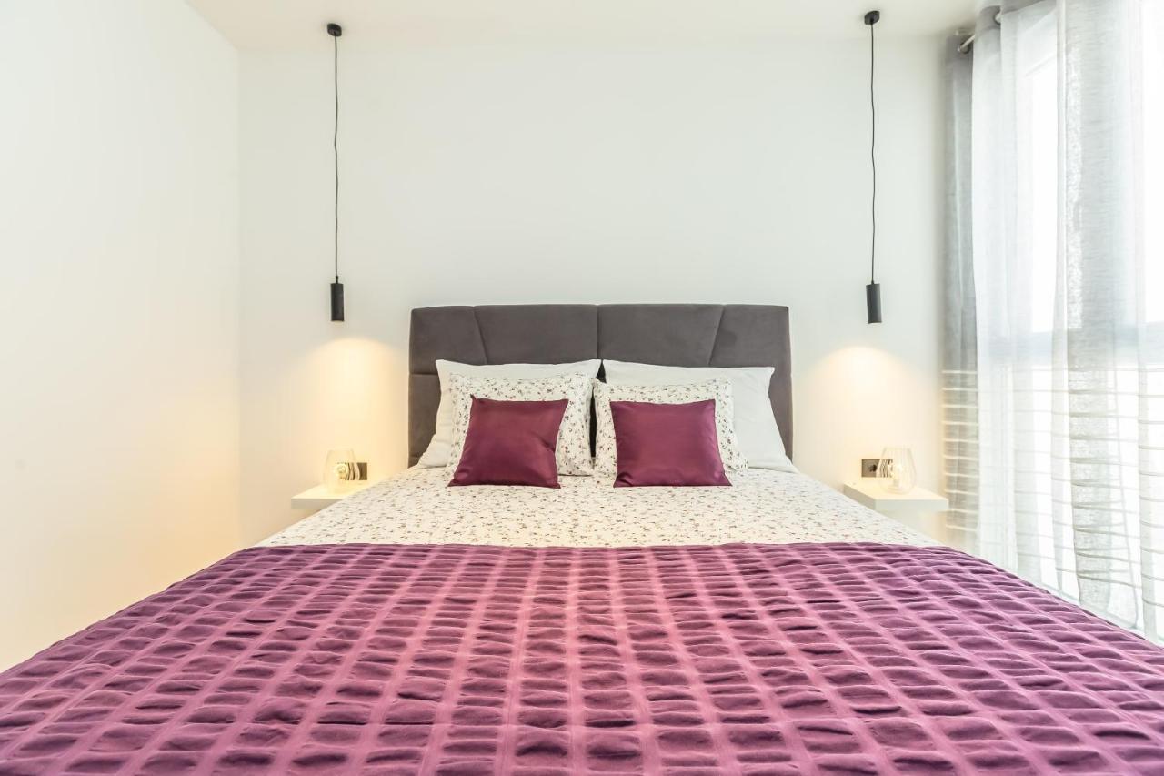 אומיס Vogue Apartments מראה חיצוני תמונה