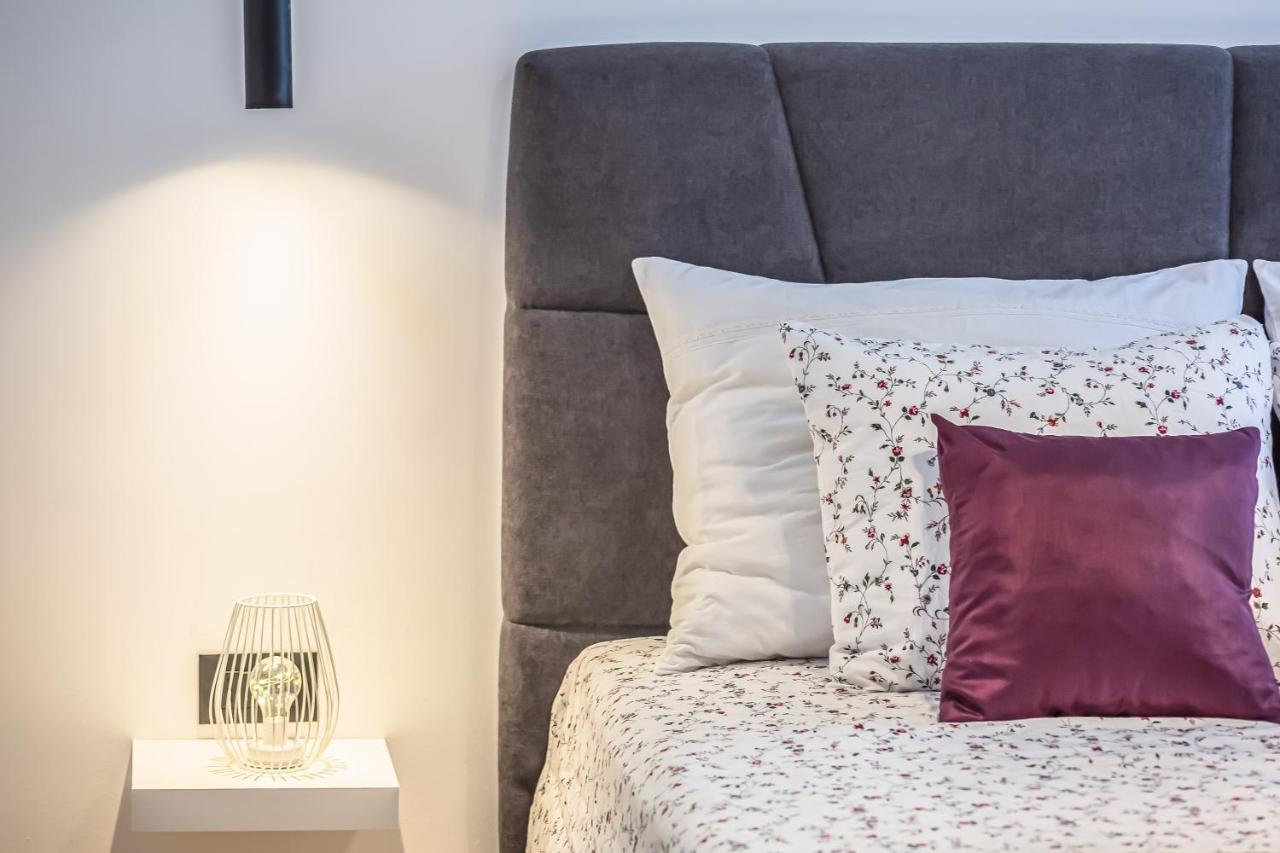 אומיס Vogue Apartments מראה חיצוני תמונה